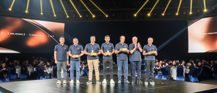 ГК «АЯК» получила высшую награду на международной конференции Midea RAC за продажи RAC/PAC/Multi MDV. Фото 1