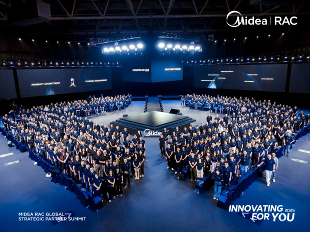 ГК «АЯК» получила высшую награду на международной конференции Midea RAC за продажи RAC/PAC/Multi MDV. Фото 2