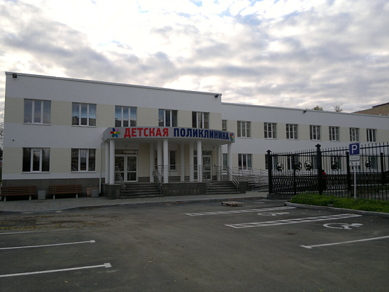 Монтаж VRF-системы MDV (мультизональной) для детской поликлиники в Екатеринбурге